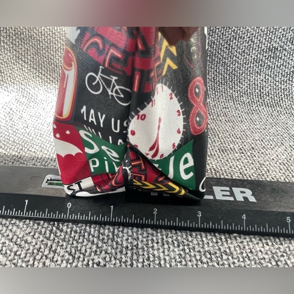 CHALOU Seattle Themed Cosmetic Bag - Black and Red - Picture 14 of 16